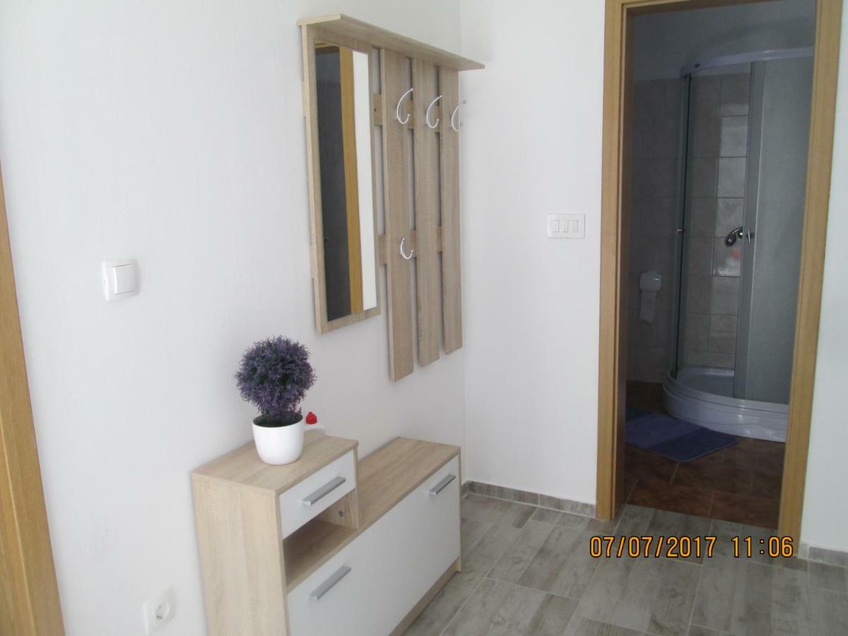 Apartment Zoki 2 Сень Екстер'єр фото